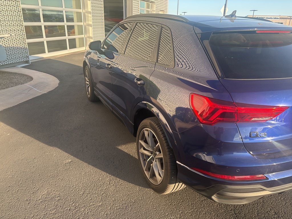 Thumbnail: 2023 Audi Q3 - 2