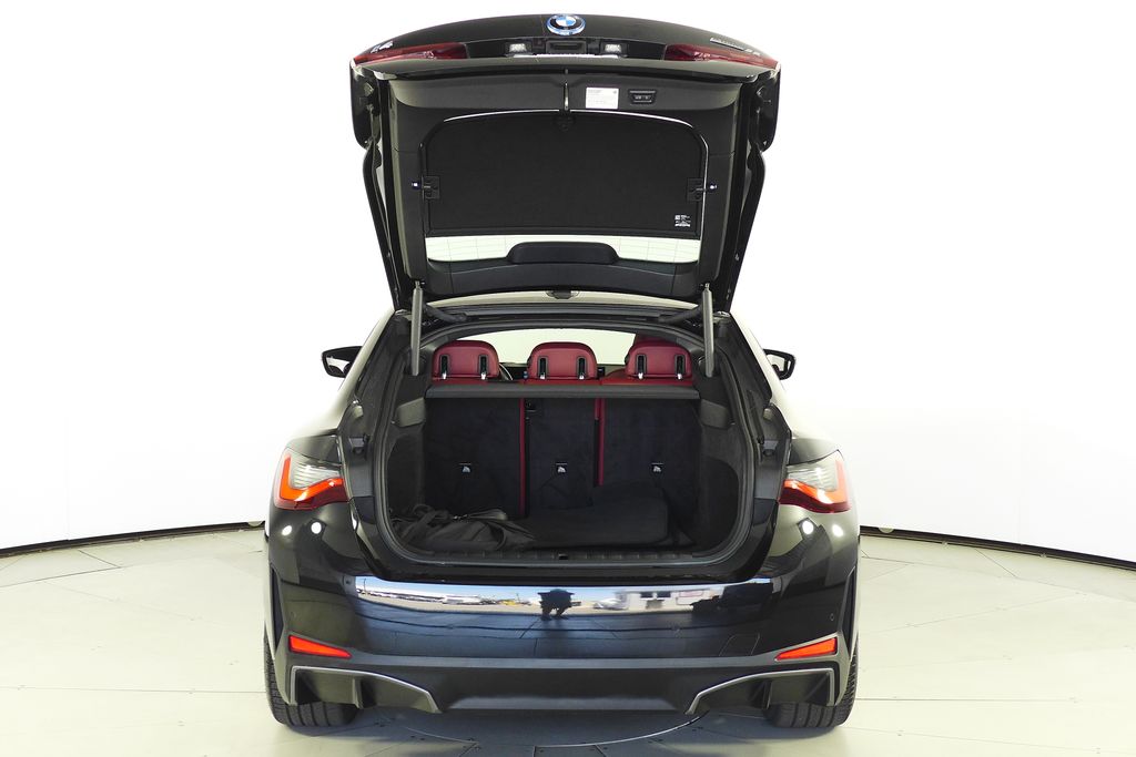 Thumbnail: 2023 BMW i4 - 10