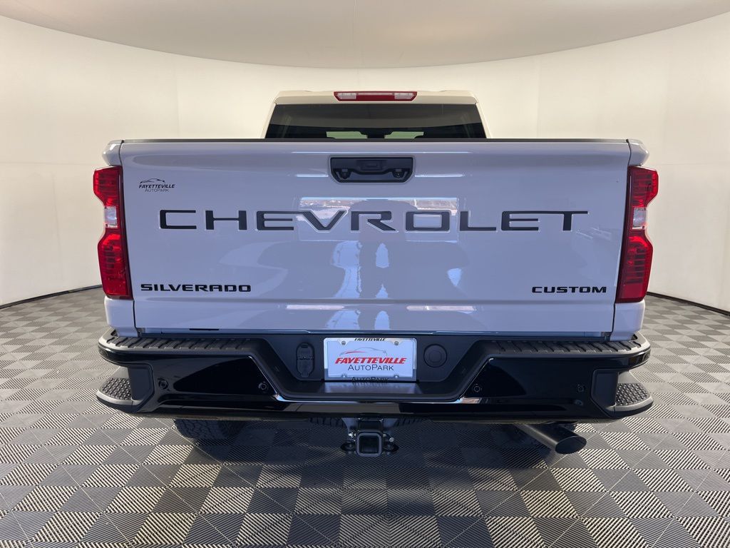 Thumbnail: 2026 Chevrolet Silverado 2500 - 4