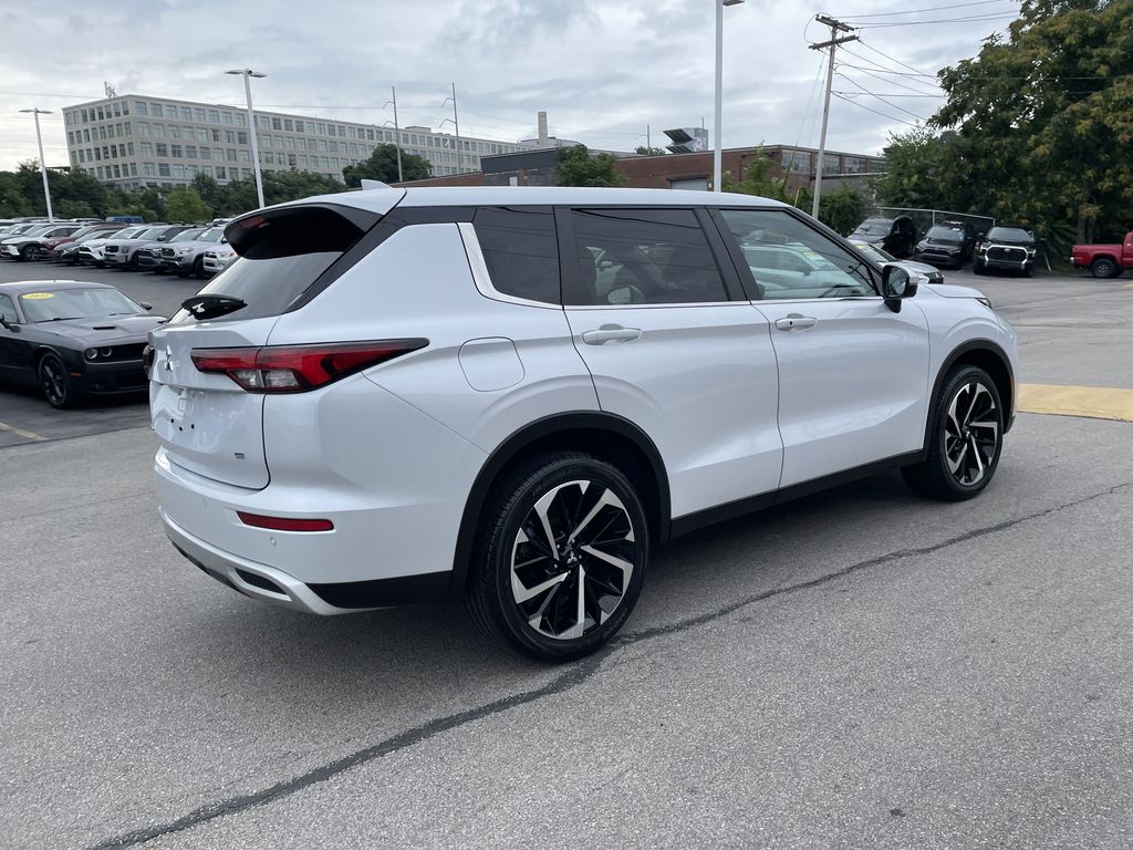 Used 2024 Mitsubishi Outlander SUV