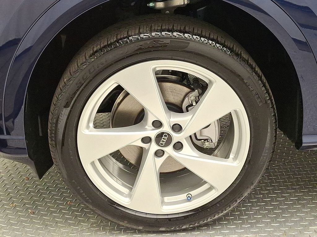 Thumbnail: 2025 Audi Q5 - 5