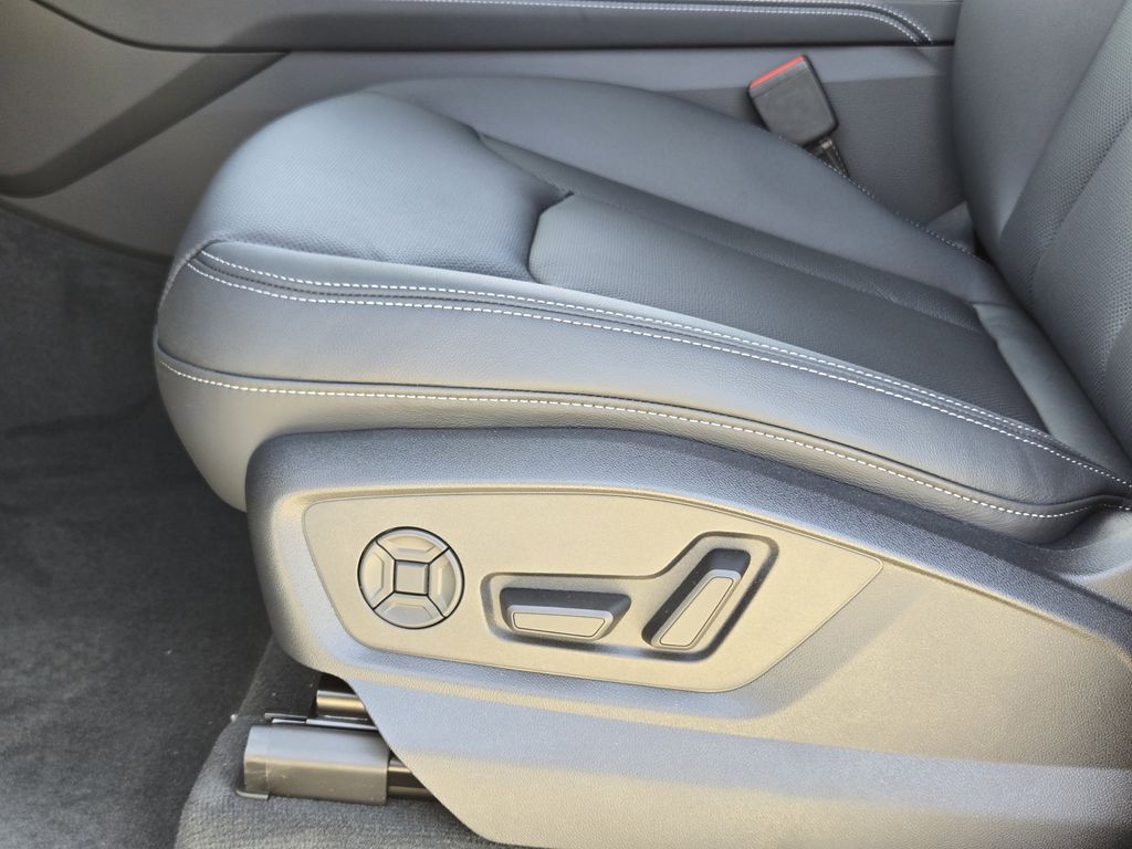 new 2026 Audi Q7 car, priced at $78,410
