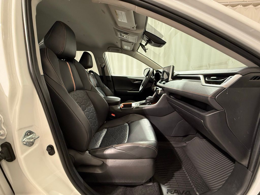 Thumbnail: 2024 Toyota RAV4 - 21