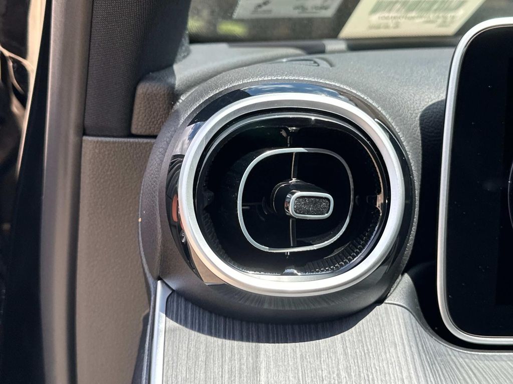 Thumbnail: 2025 Mercedes-Benz C-Class - 14