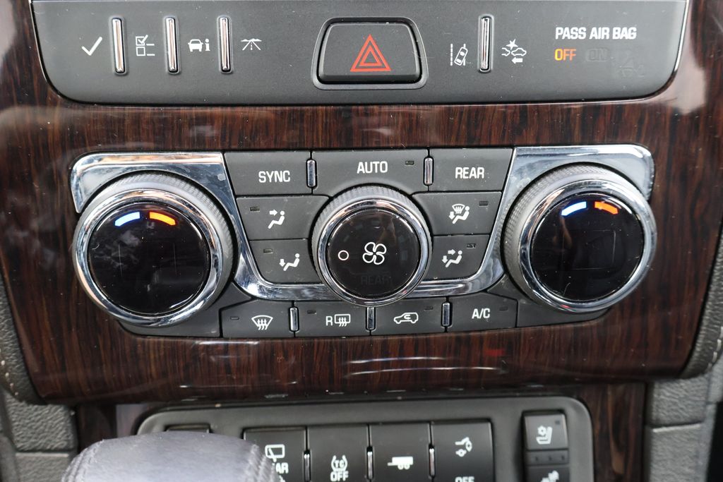 Thumbnail: 2015 Chevrolet Traverse - 25