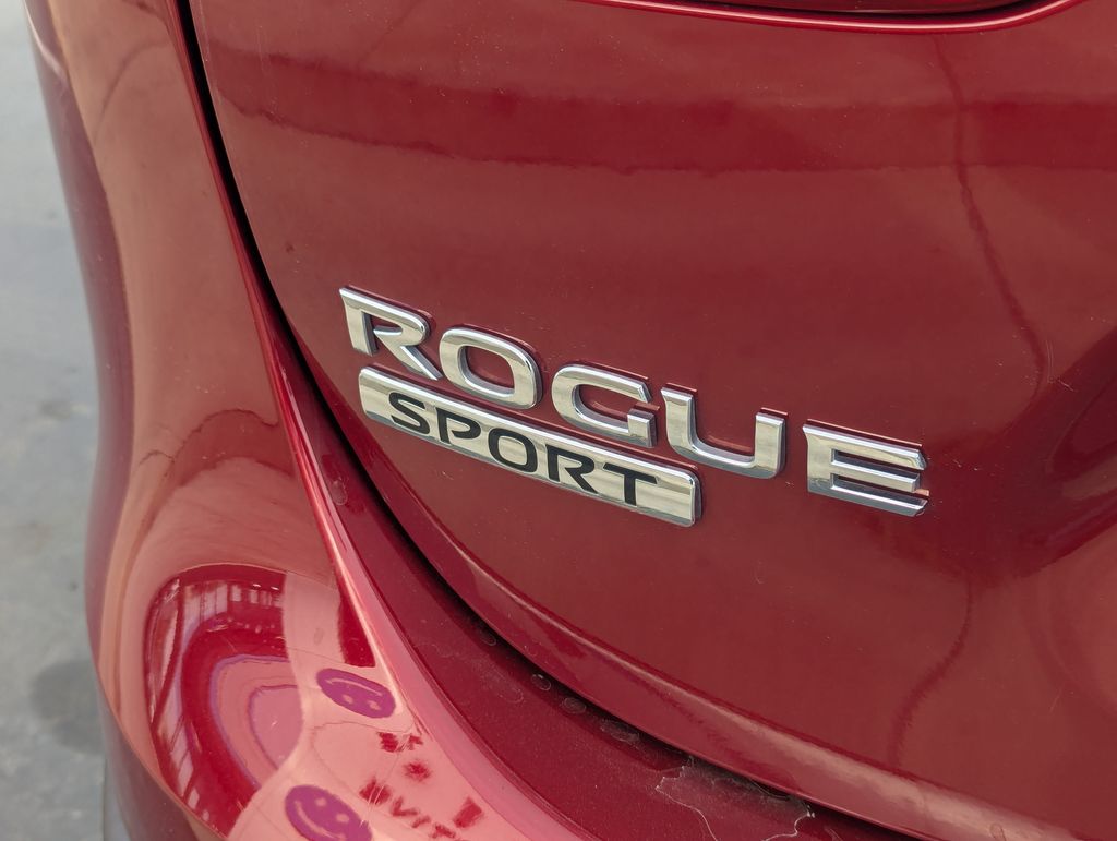 2022 Nissan Rogue Sport S 5