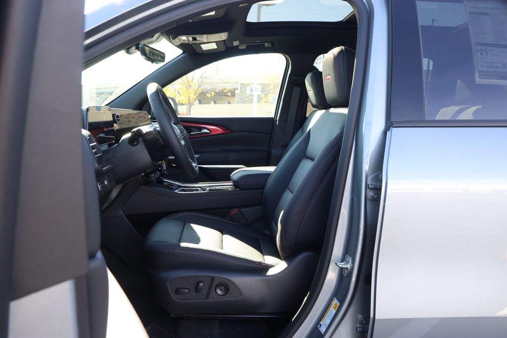 Thumbnail: 2026 Chevrolet Traverse - 14