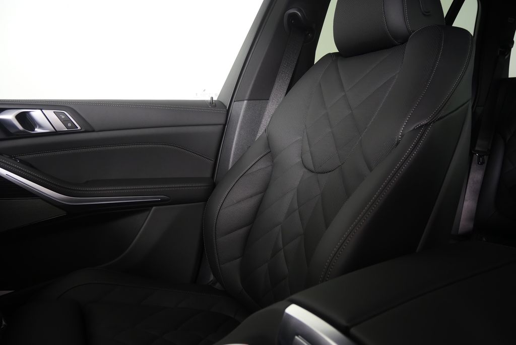 Thumbnail: 2026 BMW X5 - 20