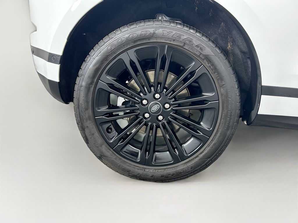 Thumbnail: 2025 Land Rover Range Rover Evoque - 32