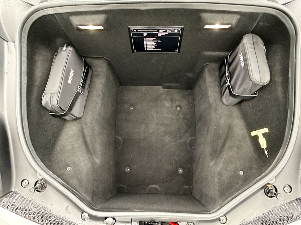Used 2018 Argento Nurburgring Ferrari  image 31