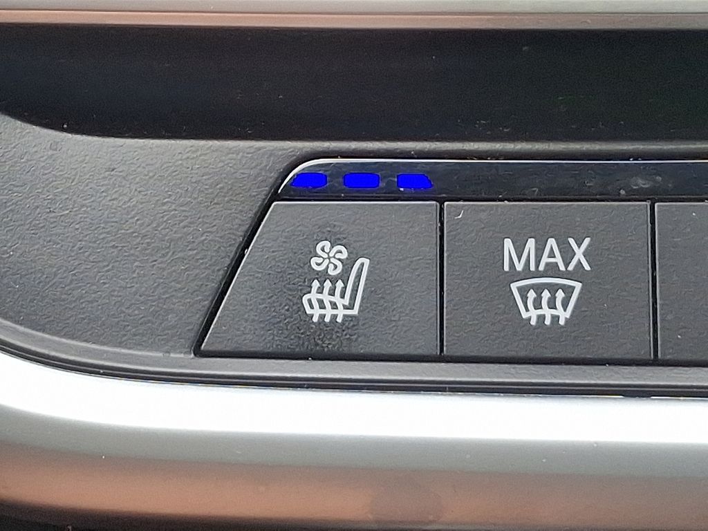 2021 BMW X6 xDrive40i 27
