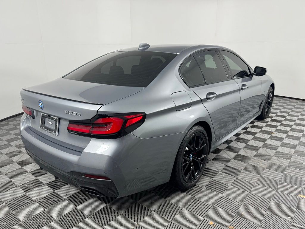 Thumbnail: 2023 BMW 5 Series - 5