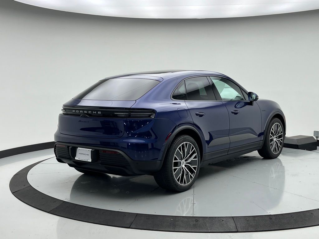 Thumbnail: 2025 Porsche Macan - 9
