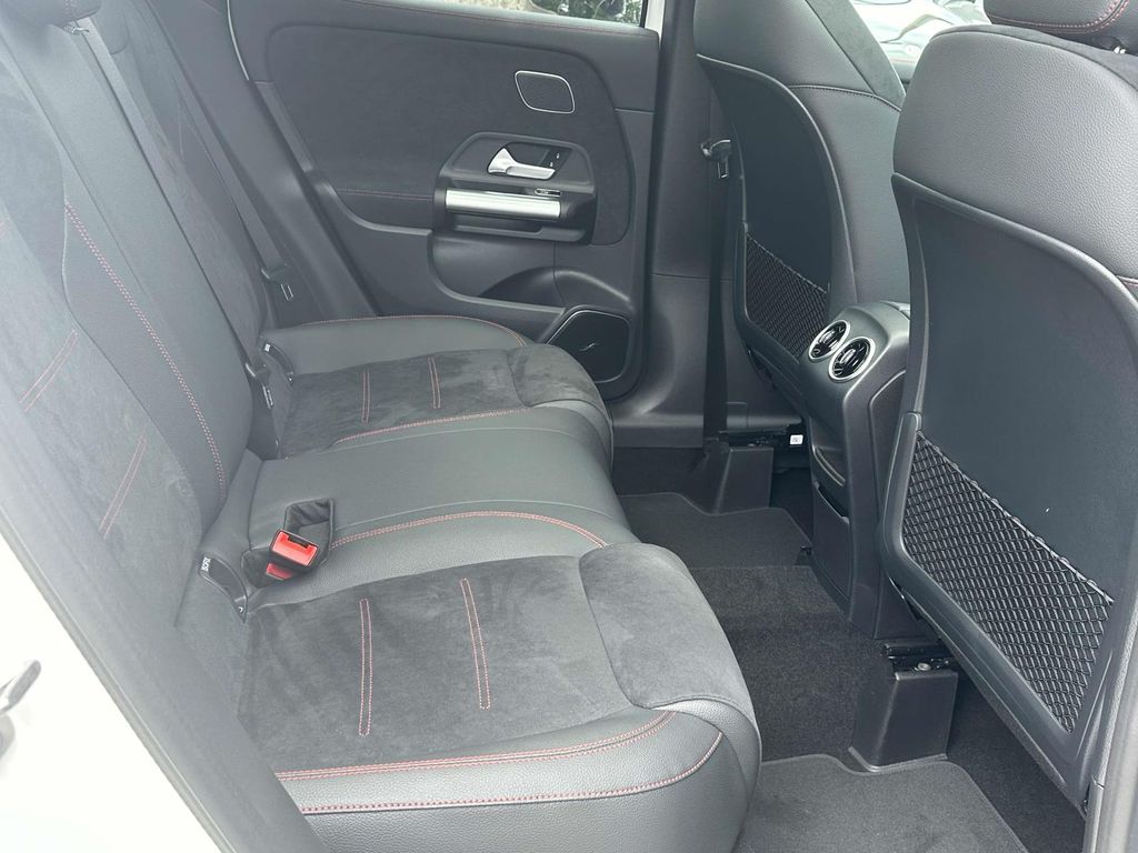 2025 Mercedes-Benz GLA 250 4MATIC 14