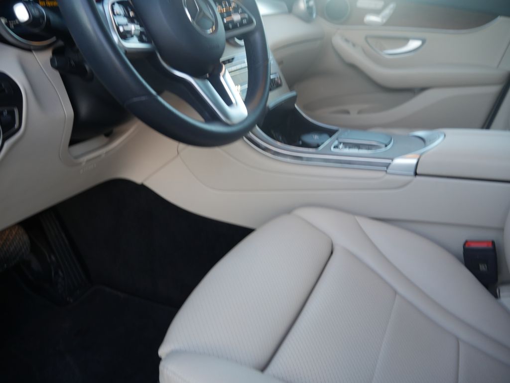 Thumbnail: 2023 Mercedes-Benz GLC - 18