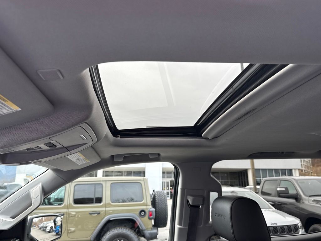 used 2017 GMC Sierra 1500 car, priced at $24,308