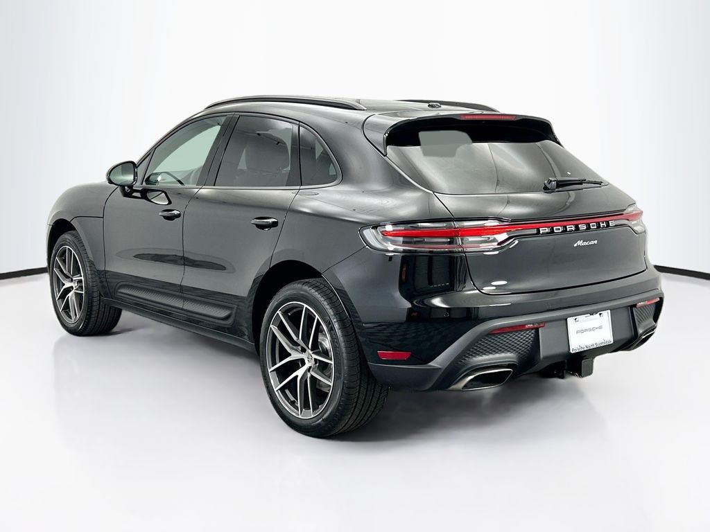 Thumbnail: 2026 Porsche Macan - 3