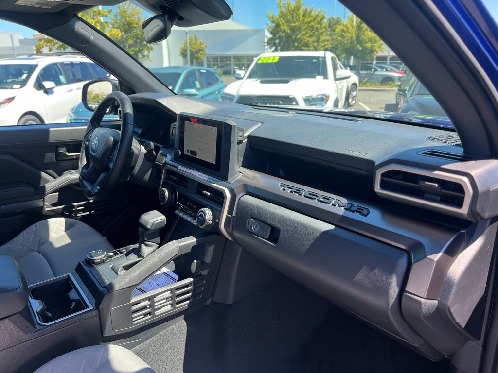 2025 Toyota Tacoma SR5 Double Cab photo 7