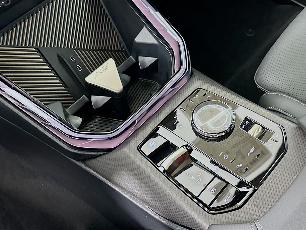 Thumbnail: 2025 BMW X3 - 16