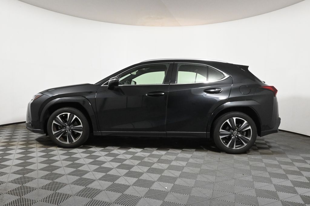 Thumbnail: 2023 Lexus UX - 2