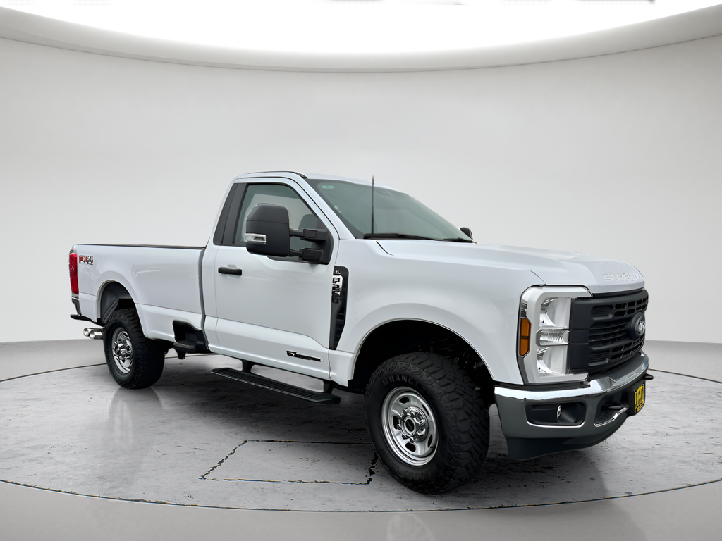 Oxford White 2026 Ford F-250 Super Duty Pickup Truck Four-Wheel Drive Automatic