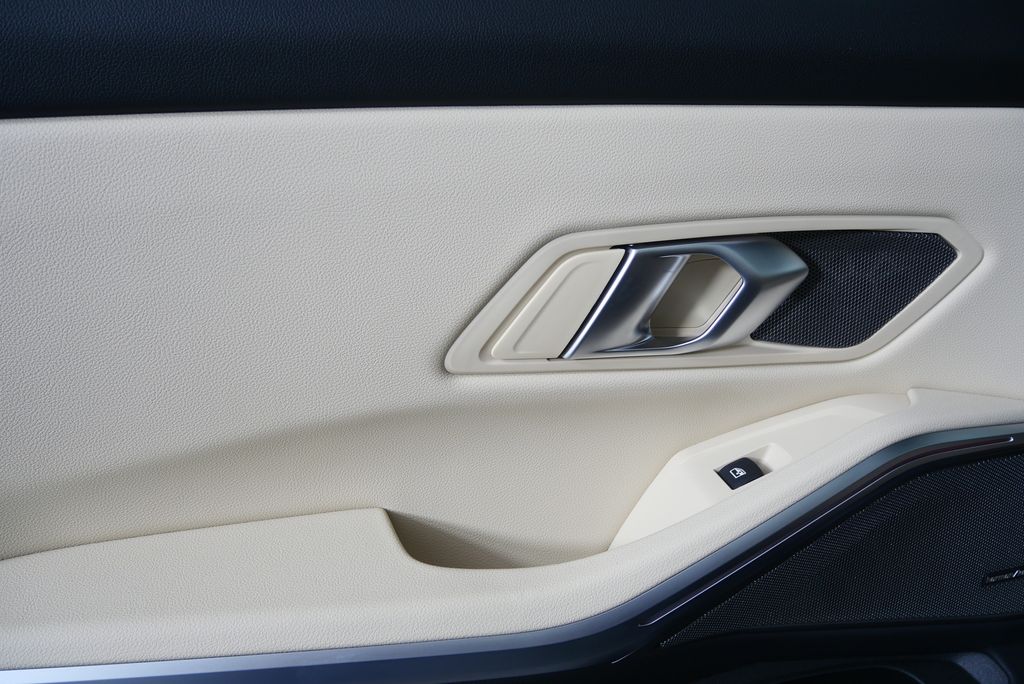 Thumbnail: 2026 BMW 3 Series - 14