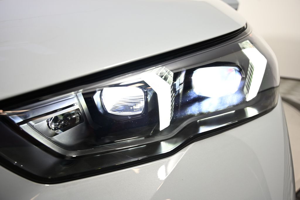 Thumbnail: 2026 BMW i5 - 9