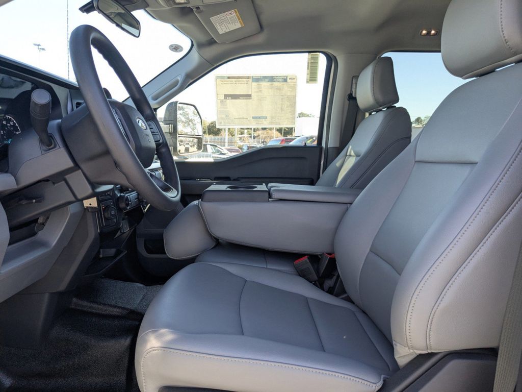 2025 Ford F-550 Chassis XL