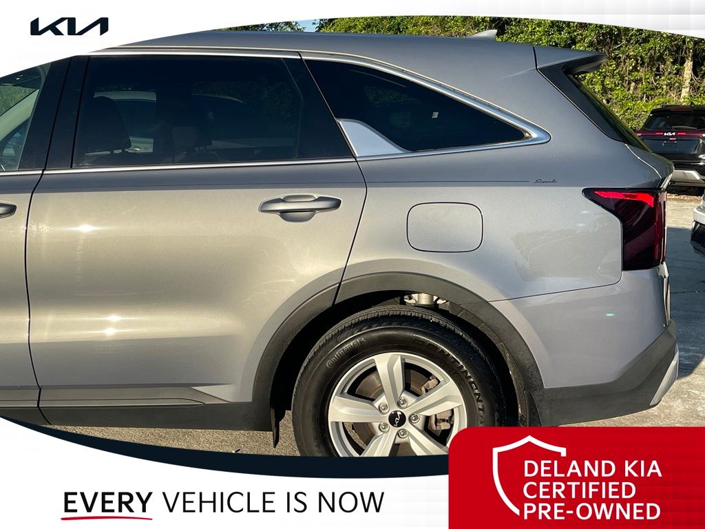 2024 Kia Sorento LX - Photo 13