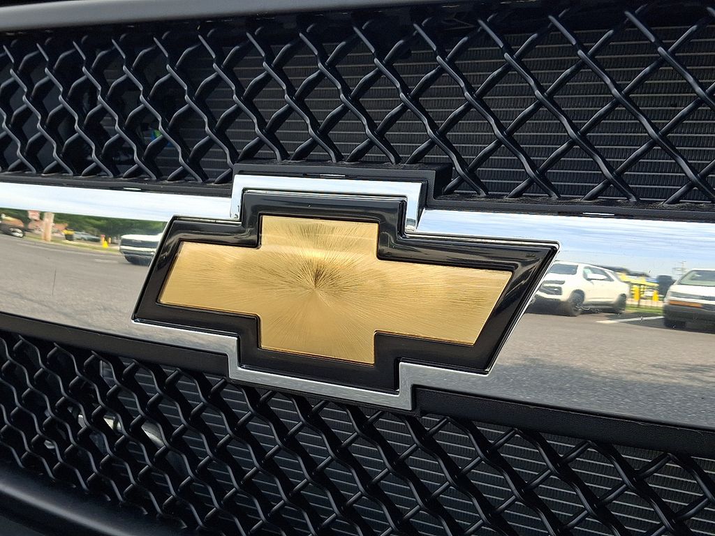 2026 Chevrolet Express 3500 Work Van White at Klick Lewis Buick Chevrolet