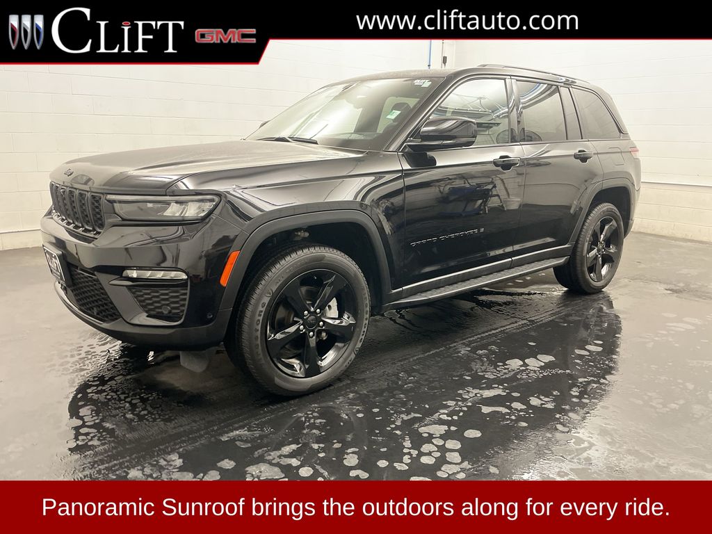 Diamond Black Crystal Pearlcoat 2024 Jeep Grand Cherokee SUV / Crossover Four-Wheel Drive 8-Speed Automatic