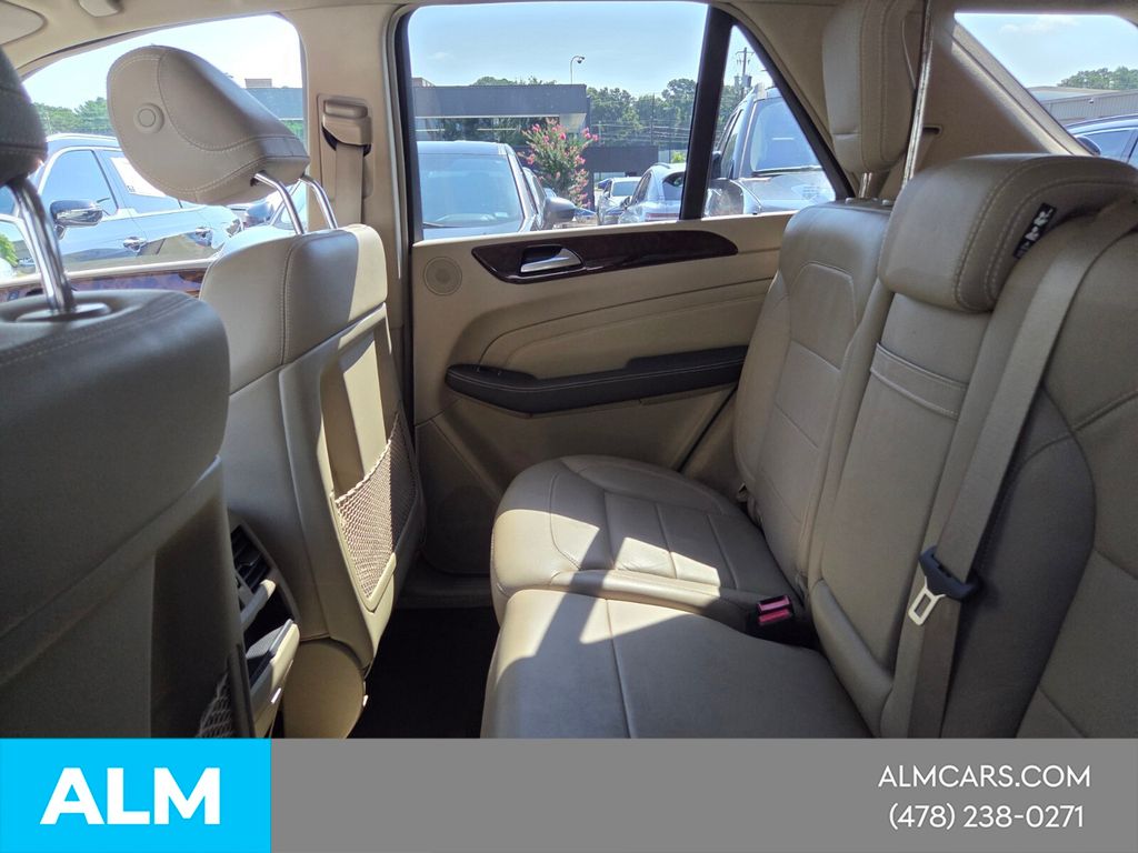 Used 2015  Mercedes-Benz ML 350 image 5