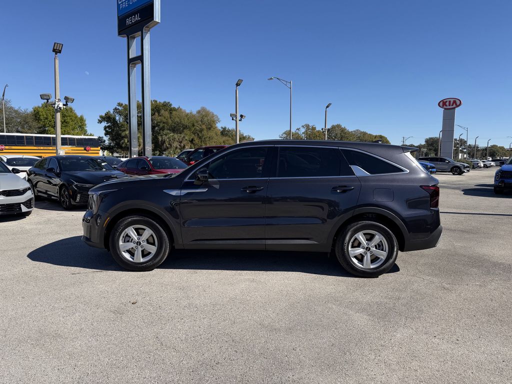 new 2026 Kia Sorento car, priced at $31,354