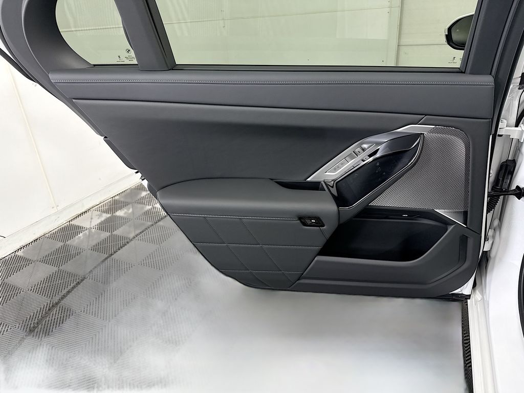 Thumbnail: 2026 BMW i7 - 25