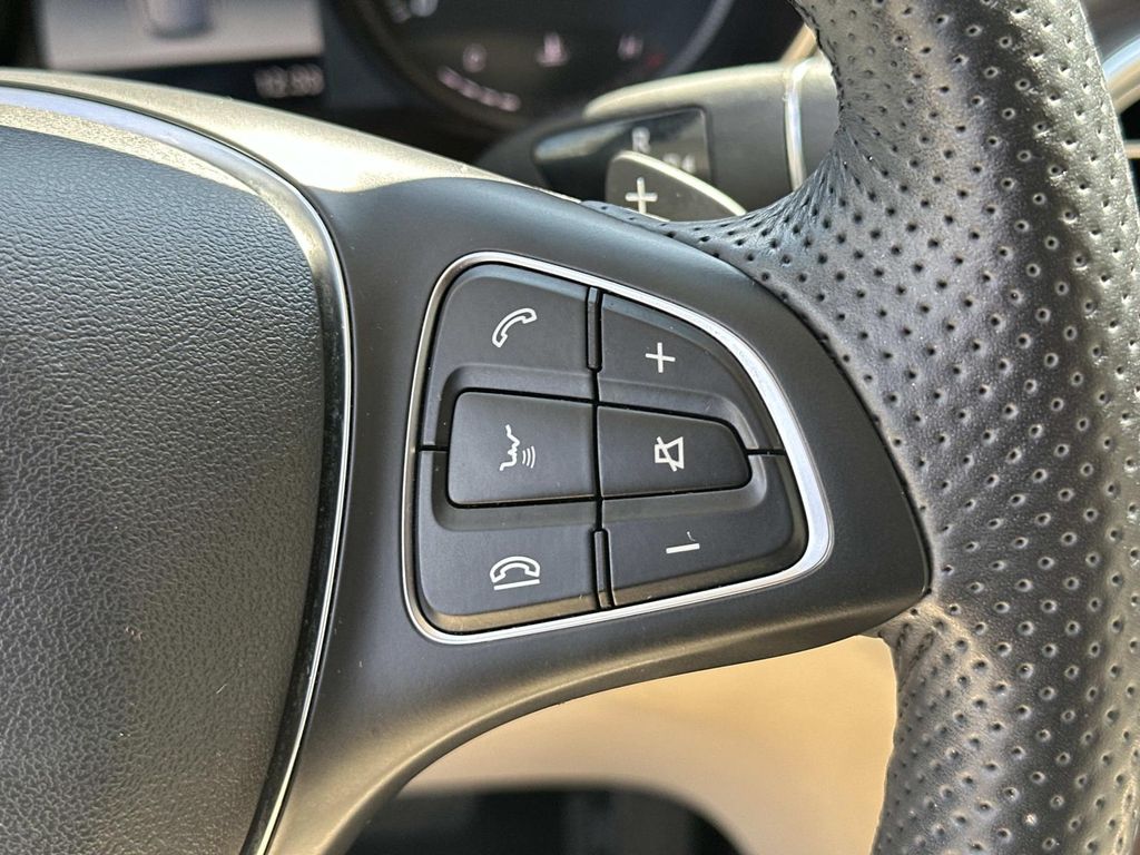Thumbnail: 2019 Mercedes-Benz GLC - 26