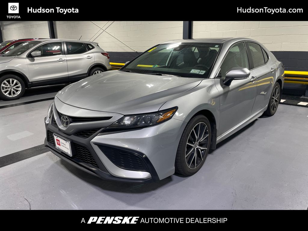 2023 Toyota Camry SE Hero Image