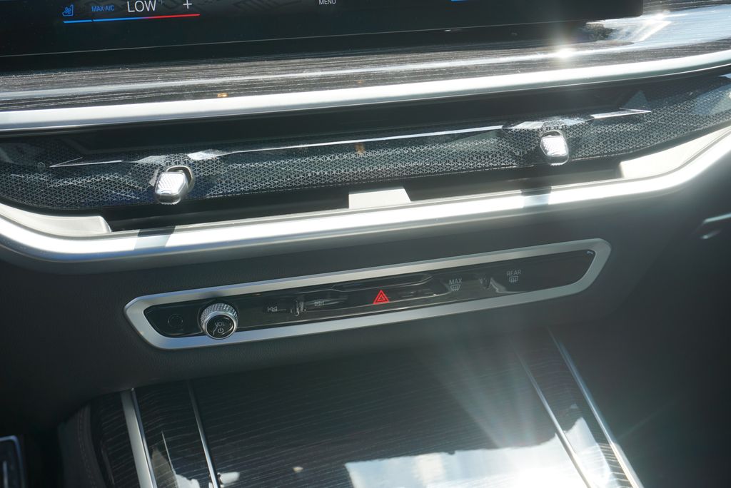 Thumbnail: 2023 BMW X7 - 19
