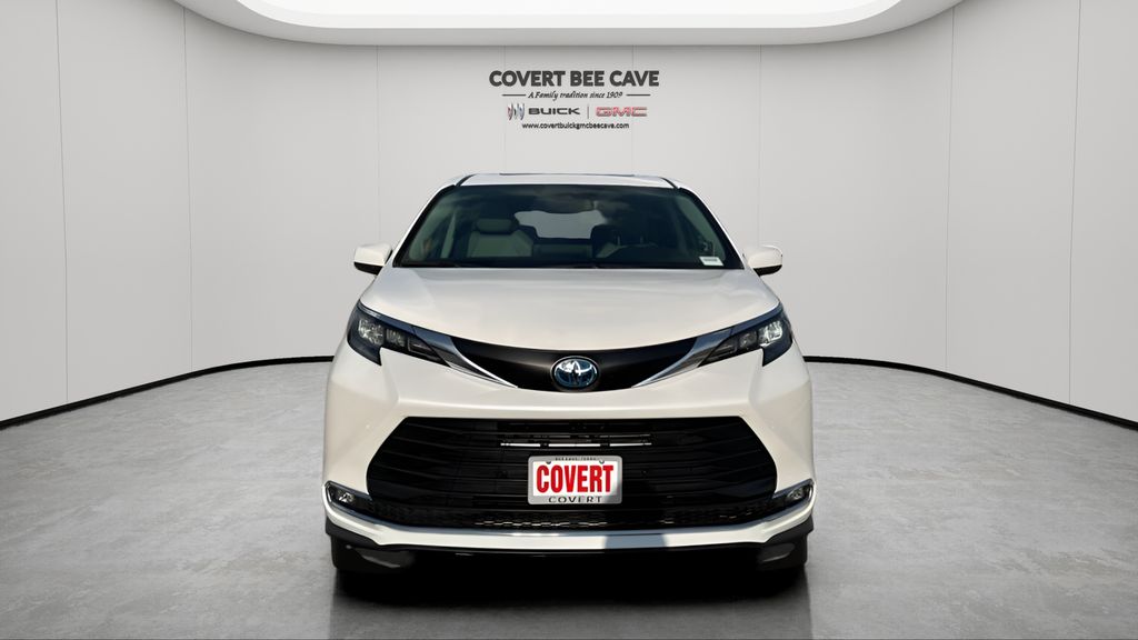 Used Car 2024 Toyota Sienna  Xle For Sale Under $80,000 In Austin, Texas