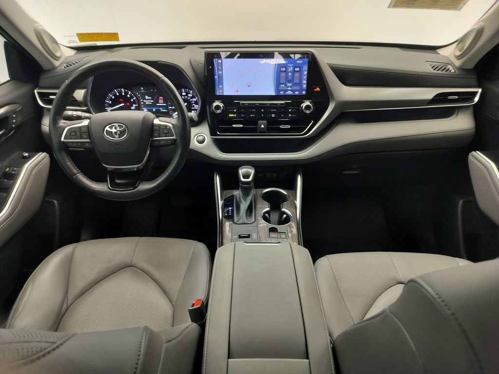 Thumbnail: 2021 Toyota Highlander - 11