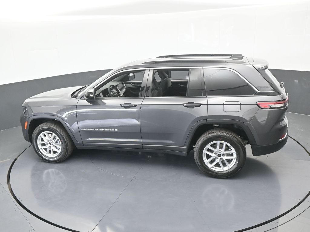 New 2026 Baltic Gray Metallic Clearcoat Jeep Laredo image 46