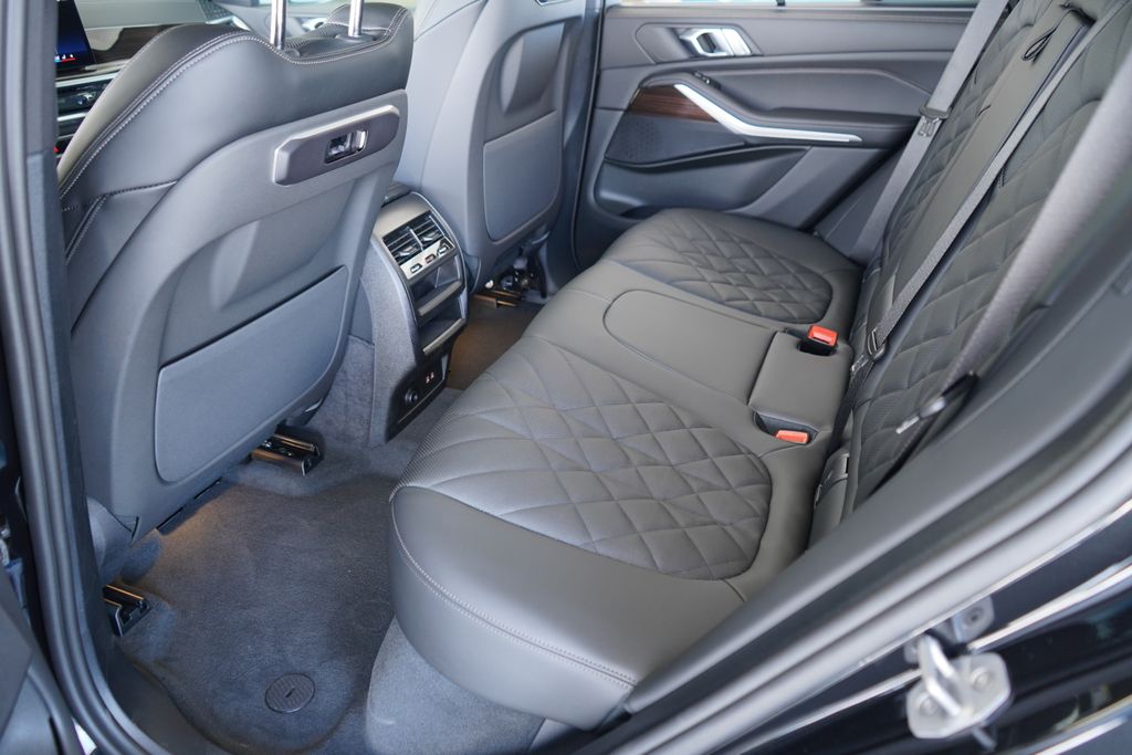 Thumbnail: 2026 BMW X5 - 19