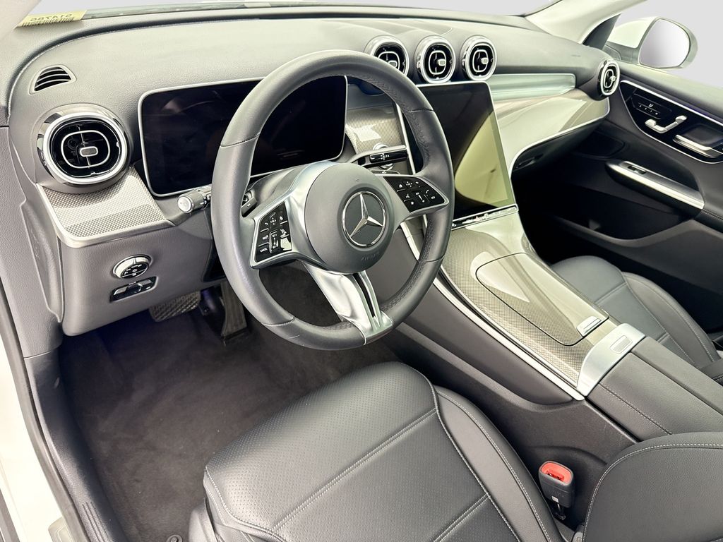 Thumbnail: 2026 Mercedes-Benz GLC - 9