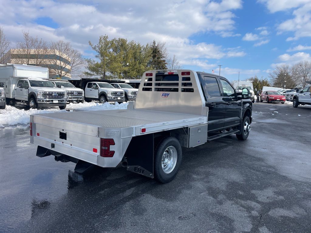 2026 Ford F-350 Chassis LARIAT
