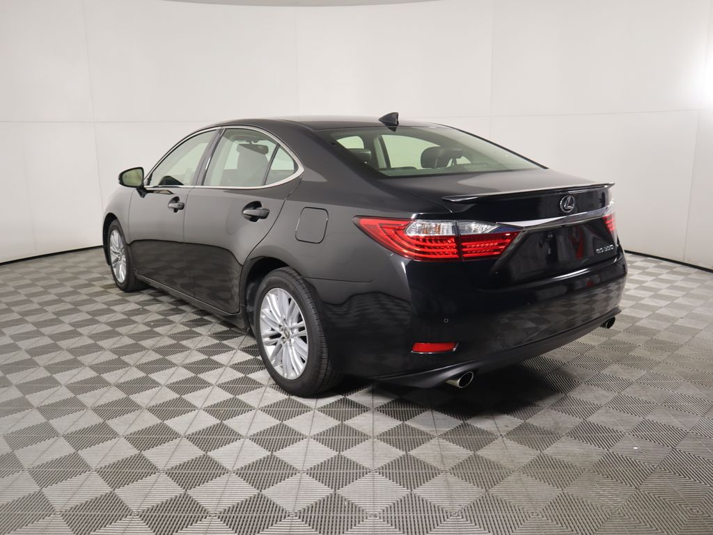 Thumbnail: 2015 Lexus ES - 7