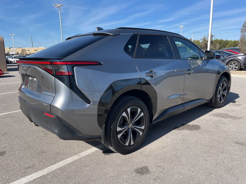 Thumbnail: 2024 Toyota bZ4X - 4