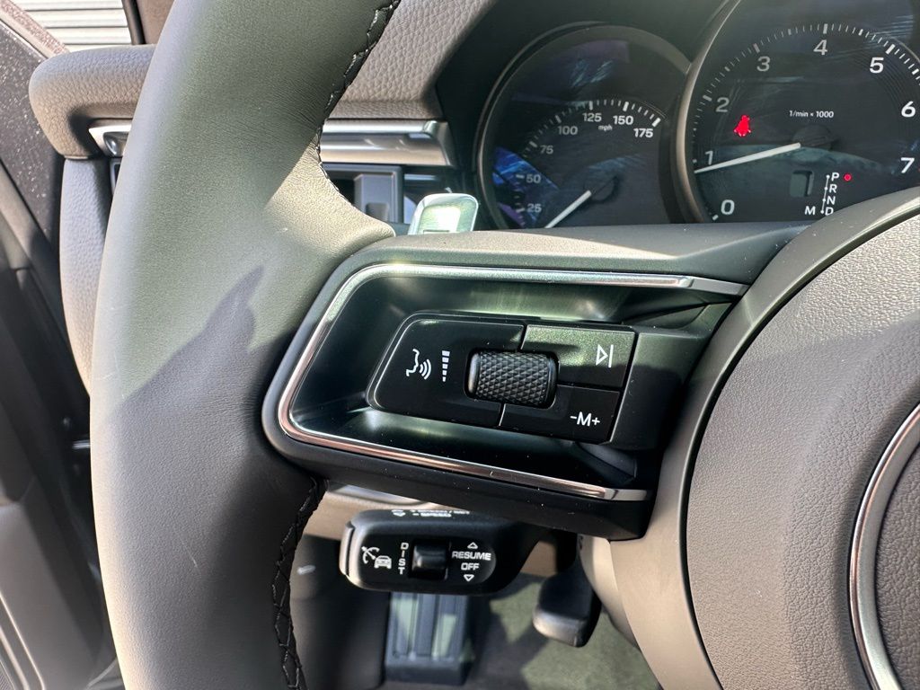 Thumbnail: 2026 Porsche Macan - 18