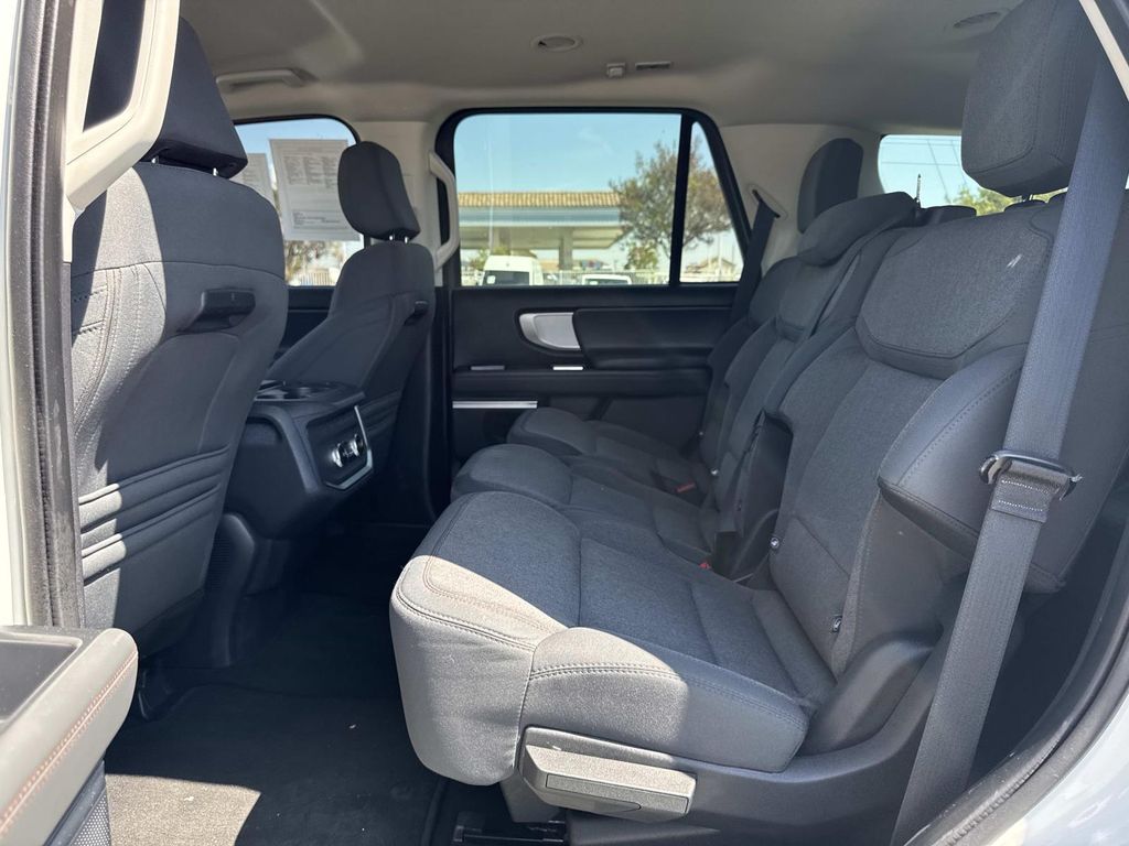 Used 2025 Ford Expedition Active 4D Sport Utility