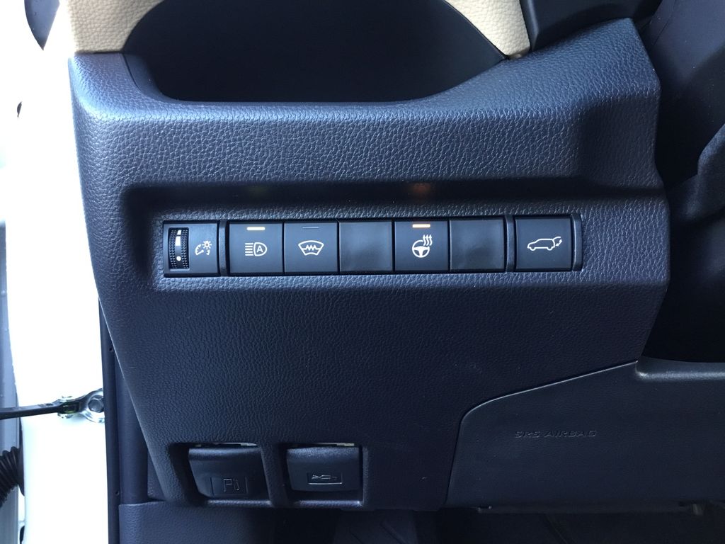 Thumbnail: 2025 Toyota RAV4 - 20