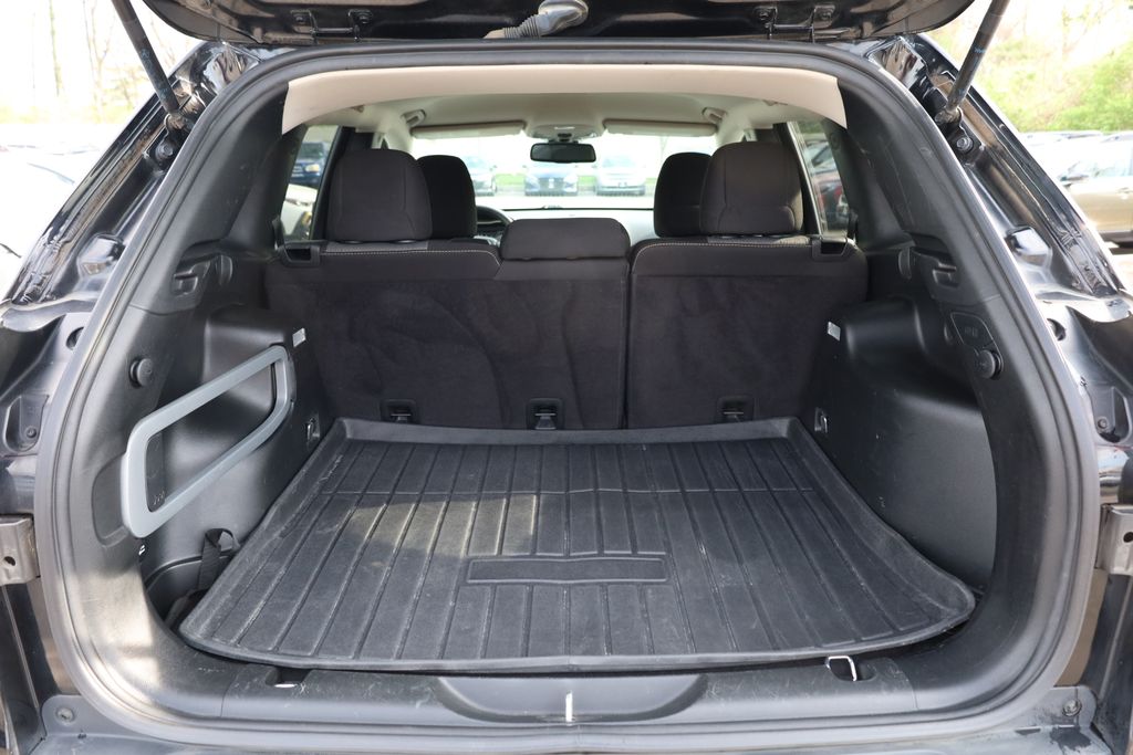 used 2017 Jeep Cherokee car, priced at $8,985