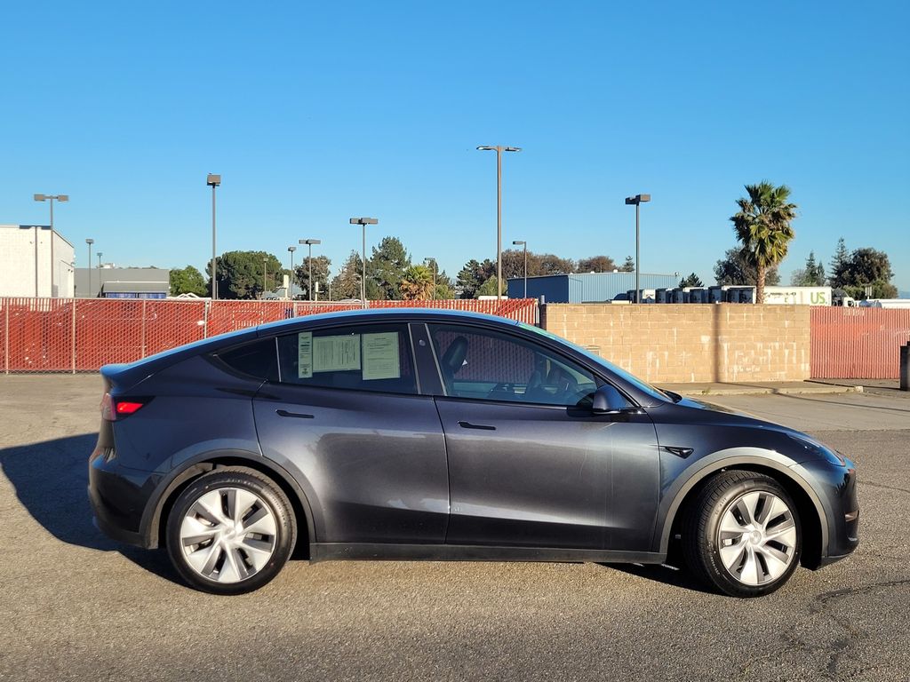 Used 2024  Tesla Long Range image 3